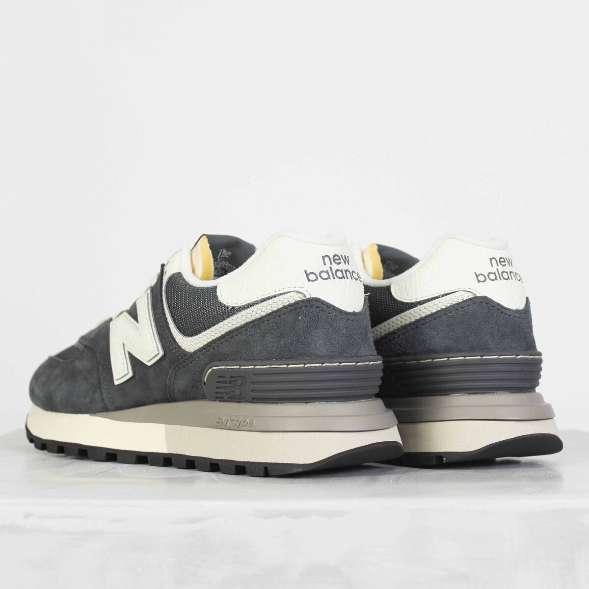 Tênis New Balance 574 Legacy Grafite Bege