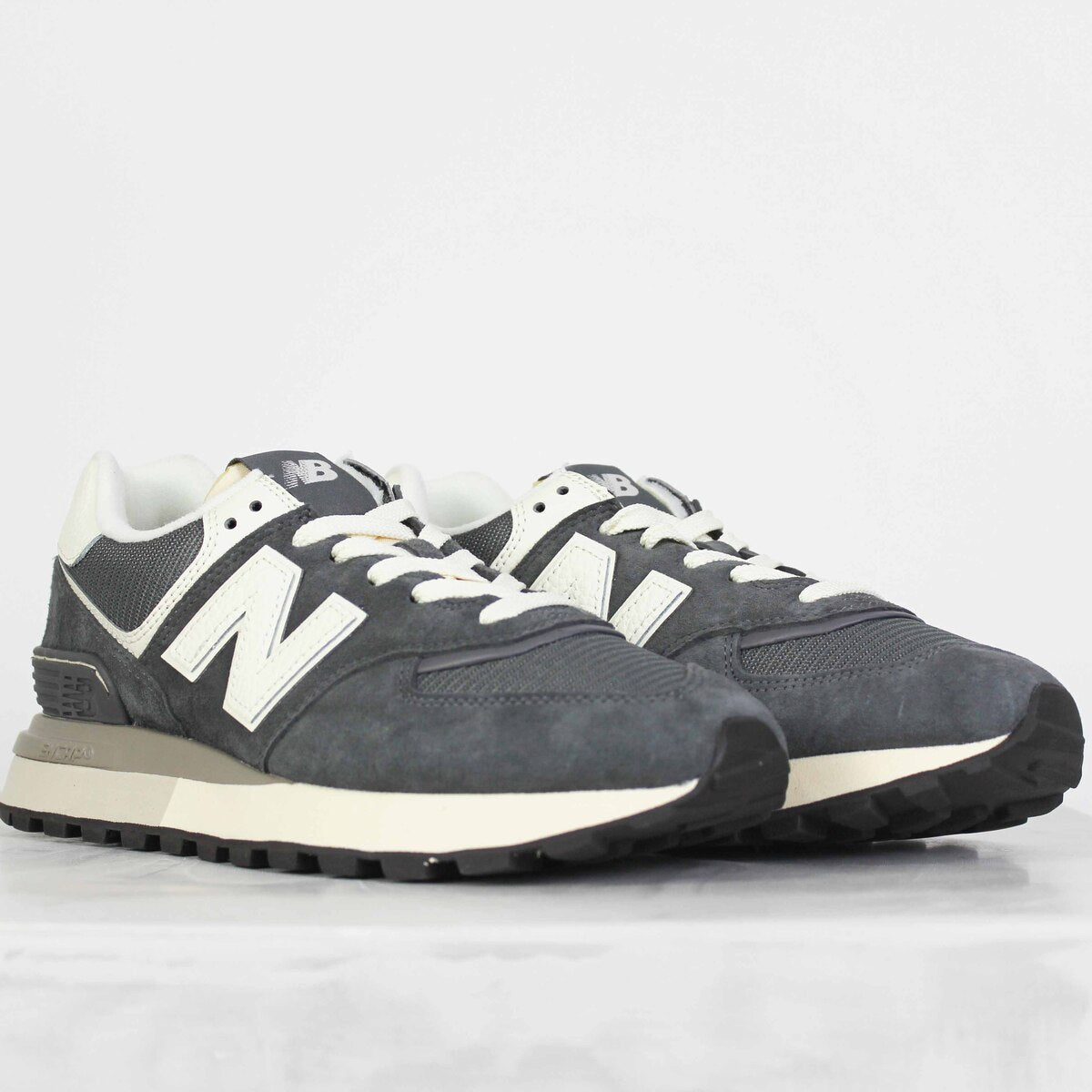 Tênis New Balance 574 Legacy Grafite Bege