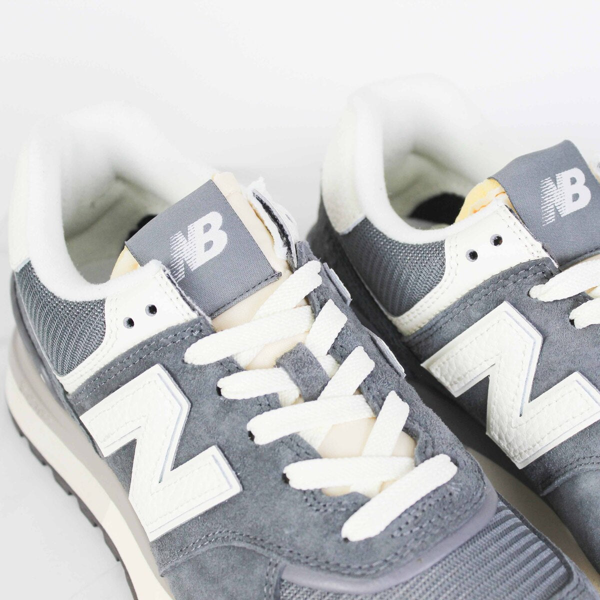 Tênis New Balance 574 Legacy Grafite Bege