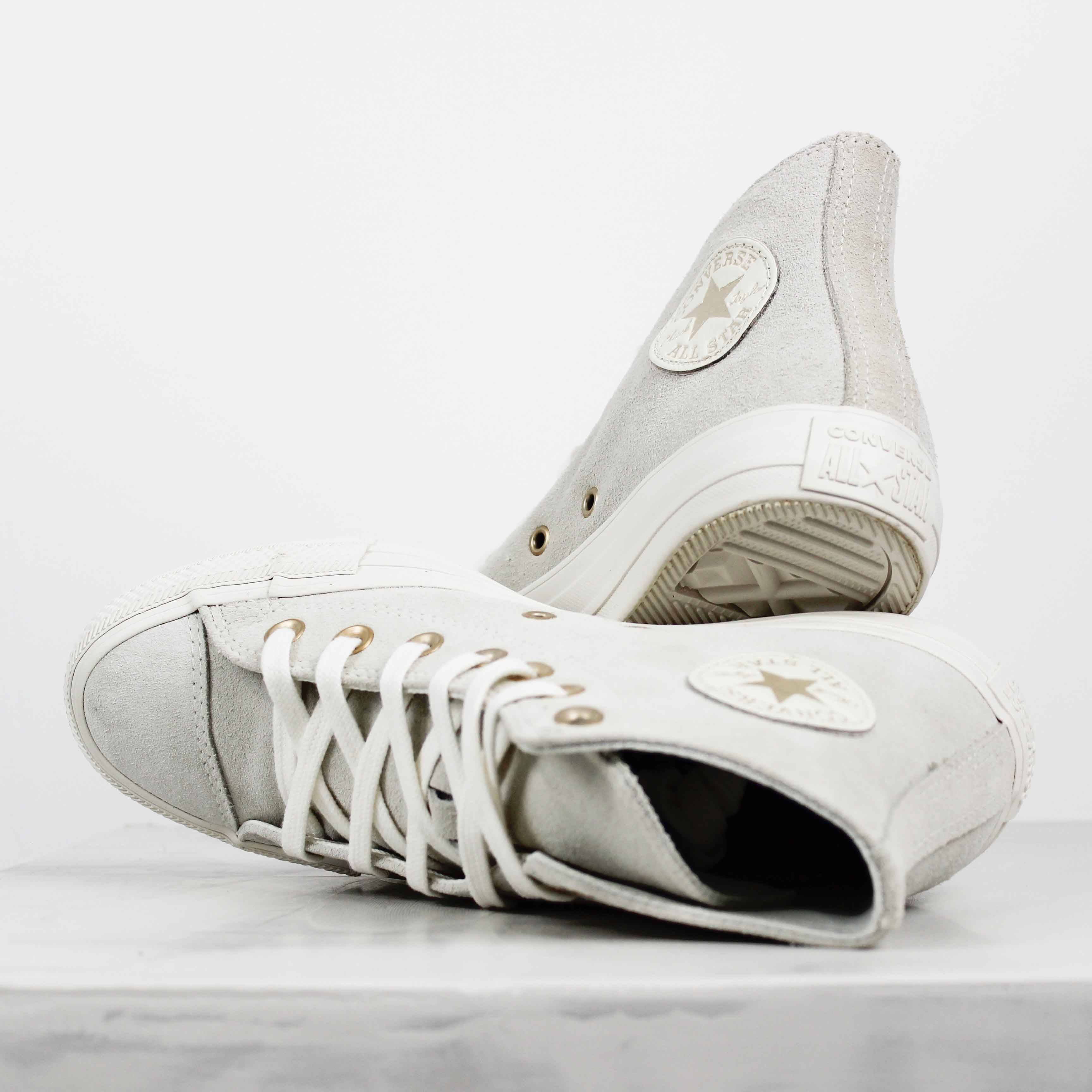 Tênis Converse Chuck Taylor Mid All Star Suede Branco