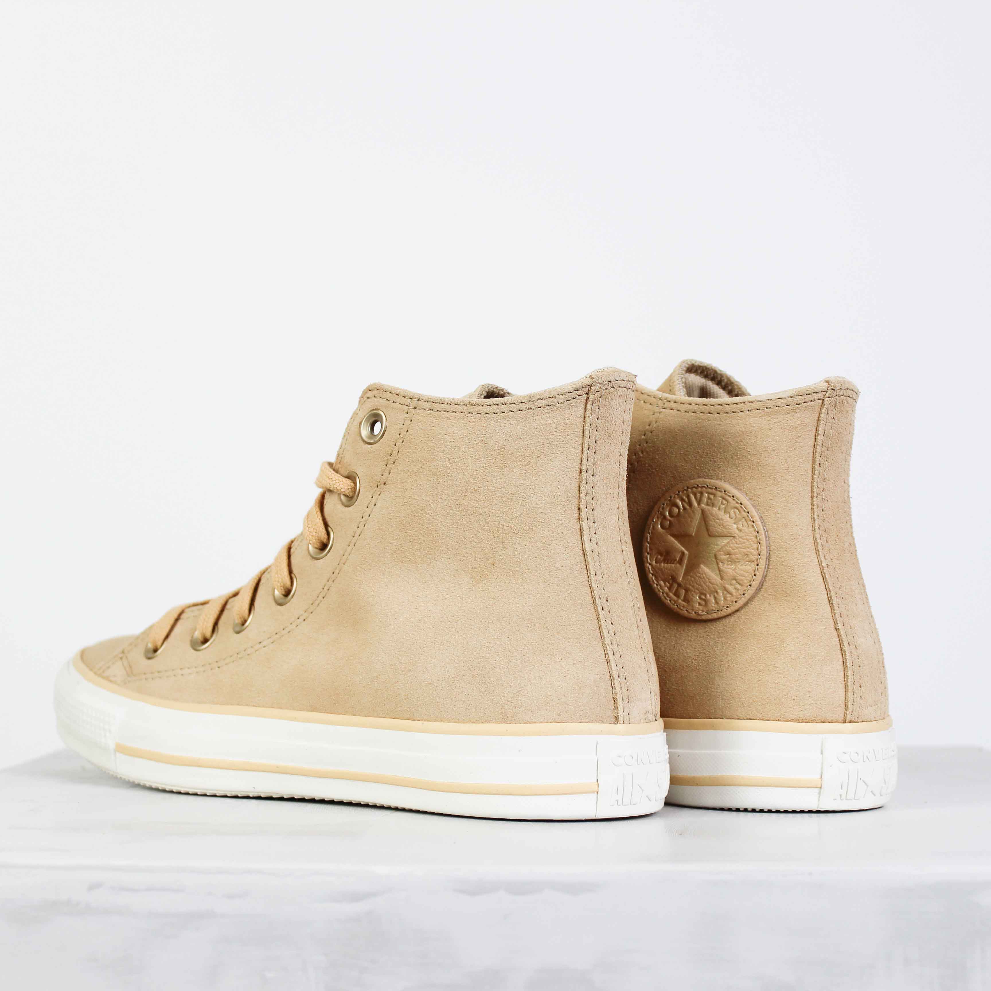 Tênis Converse Chuck Taylor All Star Mid Suede Areia