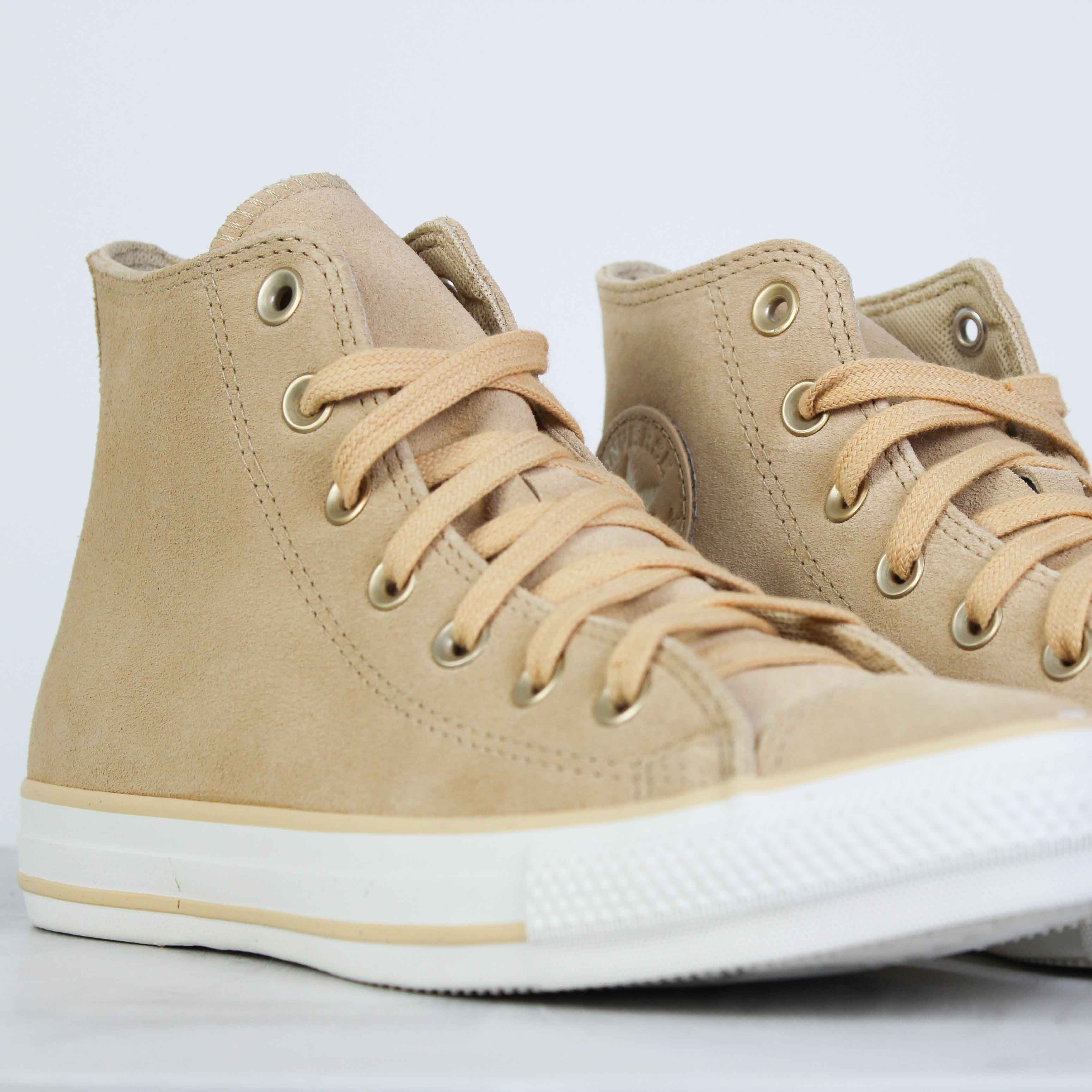 Tênis Converse Chuck Taylor All Star Mid Suede Areia