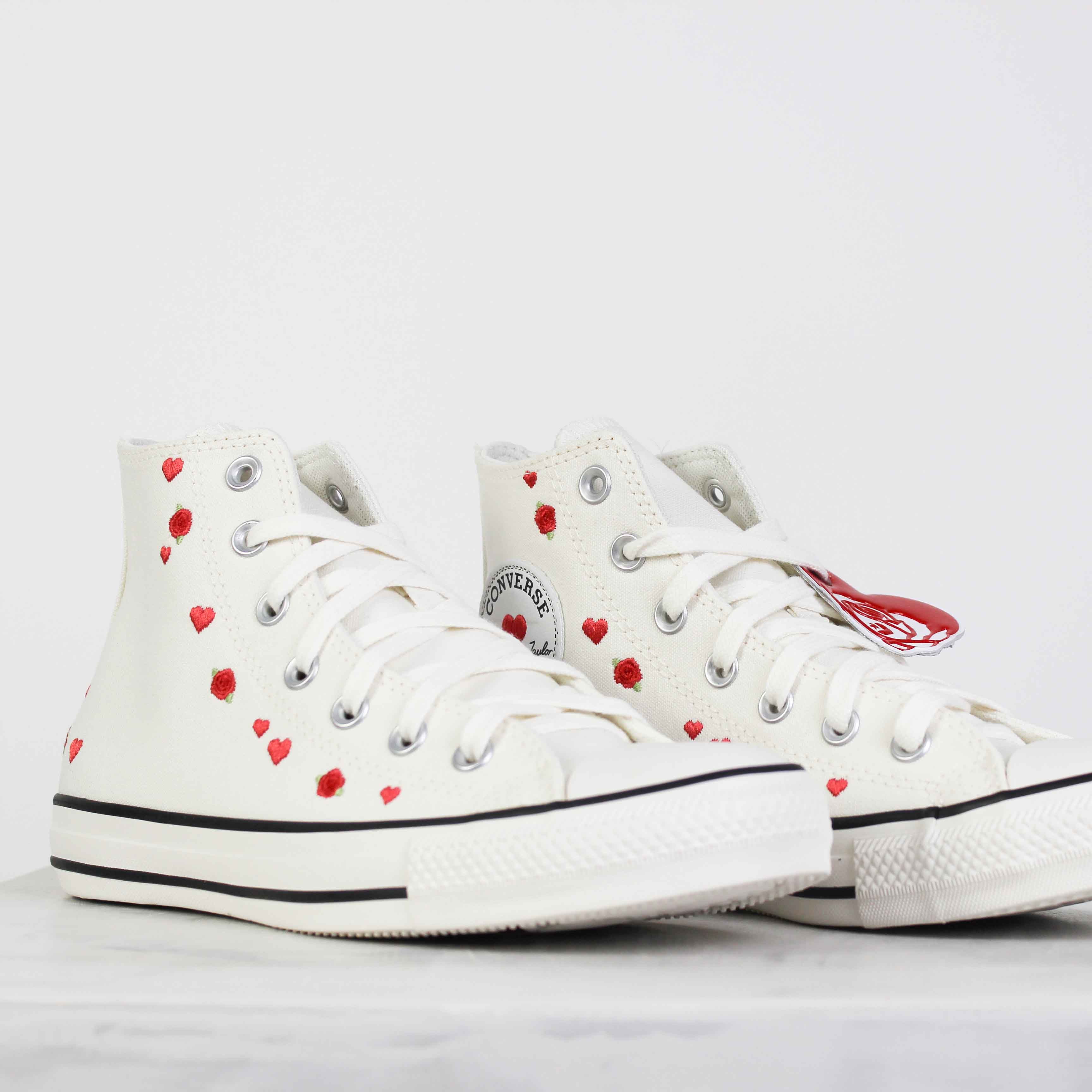 Tênis Converse Chuck Taylor Bem Me Quer Mal Me Quer Branco