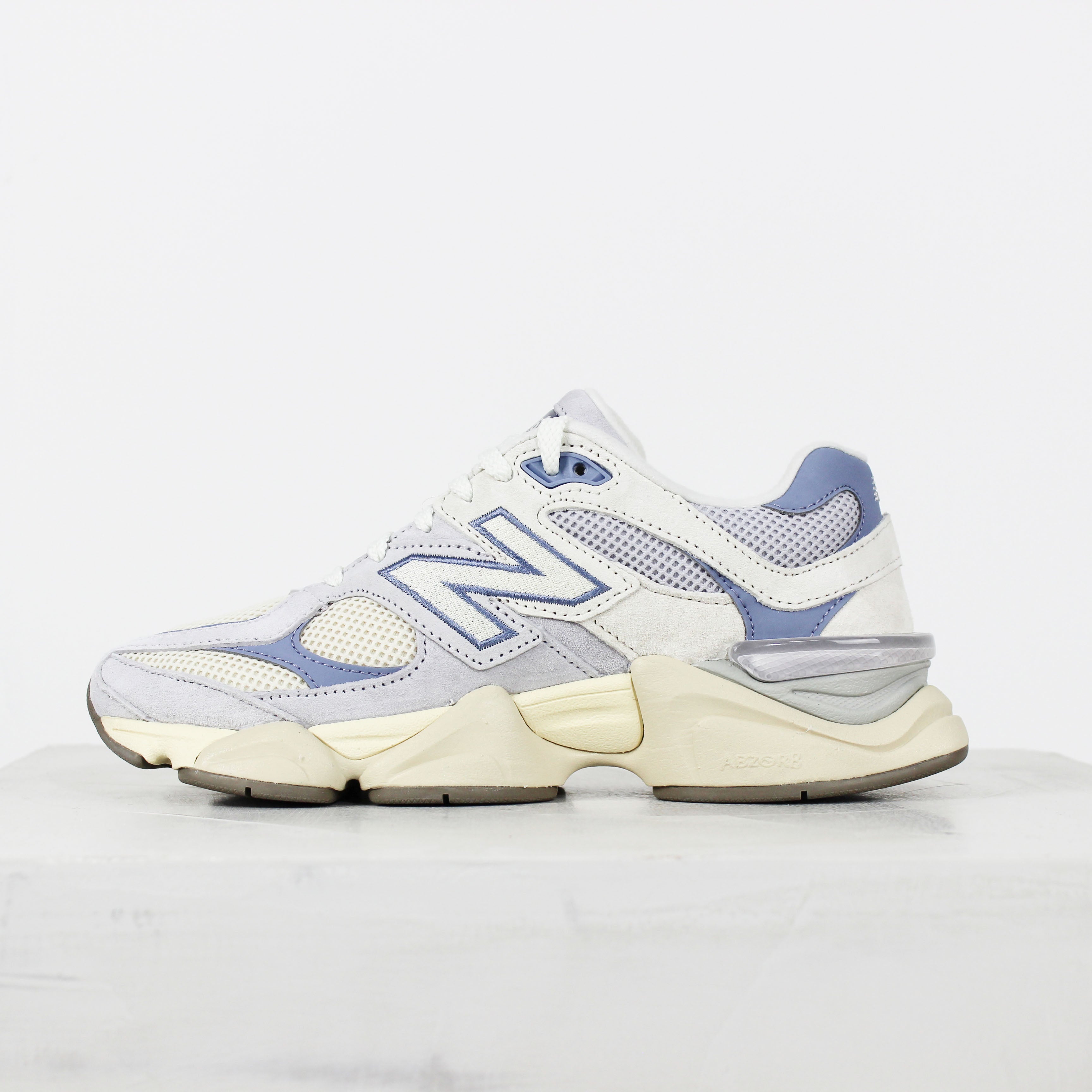 Tênis New Balance 9060 Unissex Pérola Bege