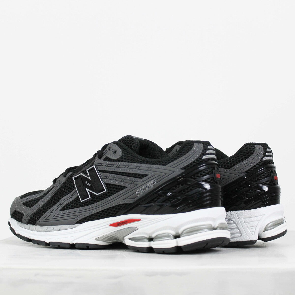 Tênis New Balance 1906 Black Castlerock