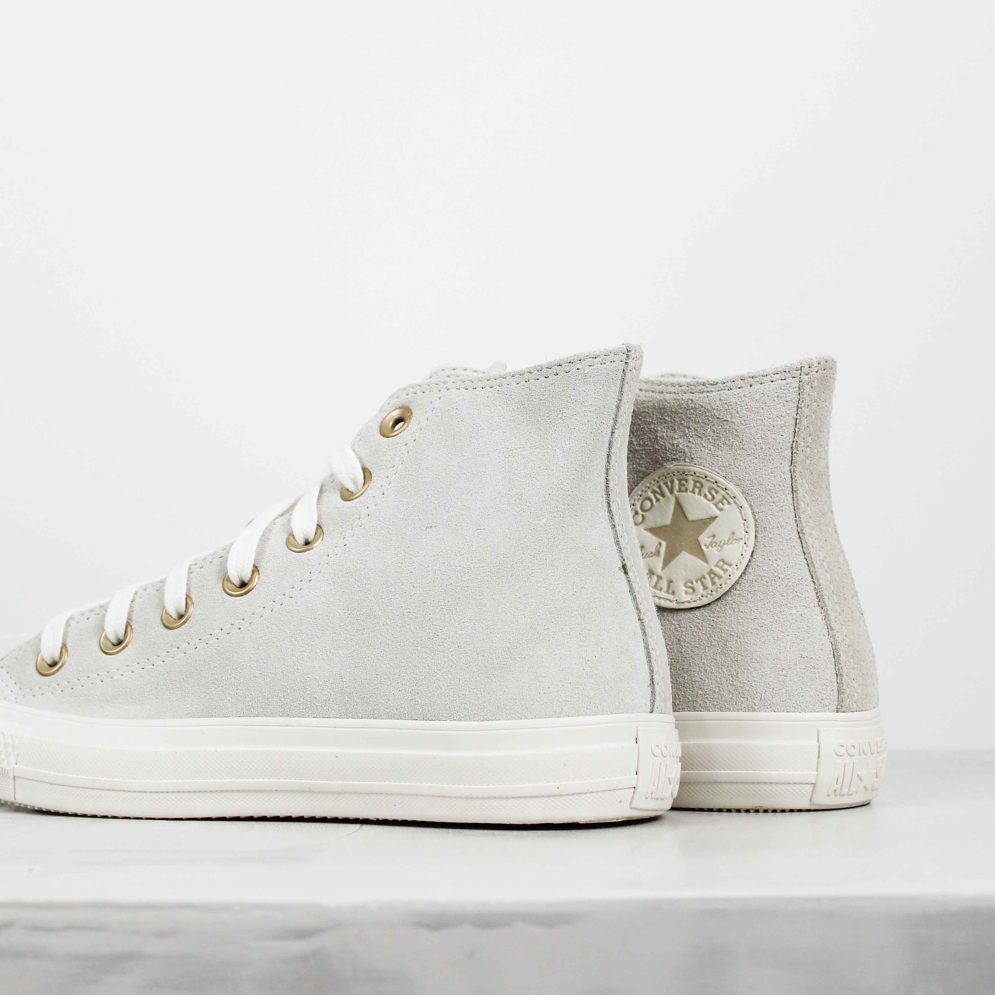 Tênis Converse Chuck Taylor Mid All Star Suede Branco