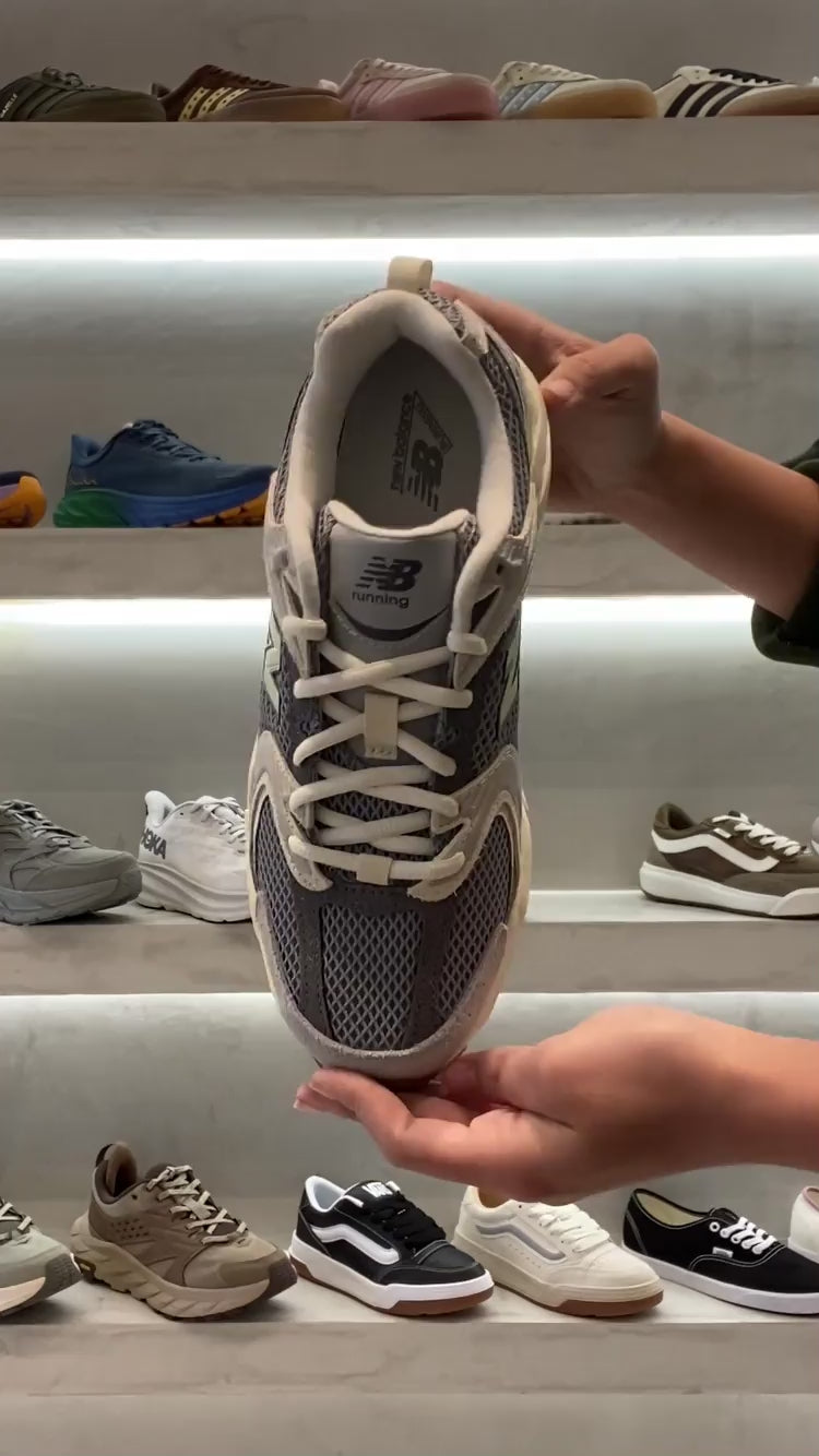 Tênis New Balance 530 Cinza Branco Off