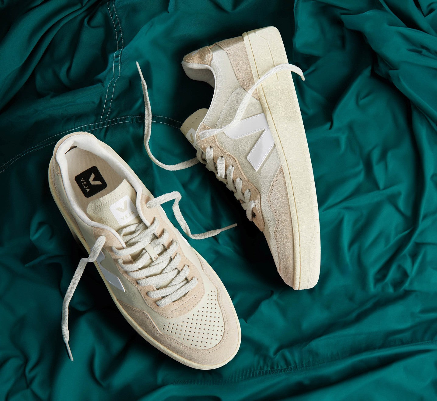 TENIS VEJA V-90 O T LEATHER PIERRE WHITE