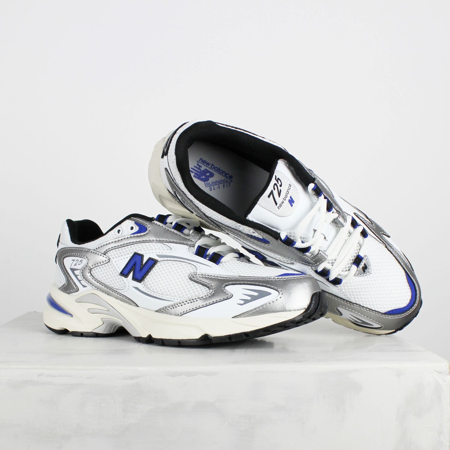 Tênis New Balance 725 Branco Dark Royal Blue