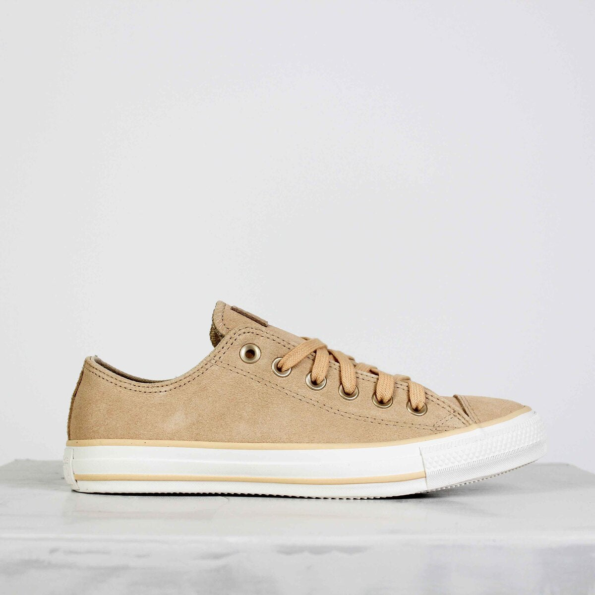 Tênis Converse Chuck Taylor All Star Seasonal Suede Areia