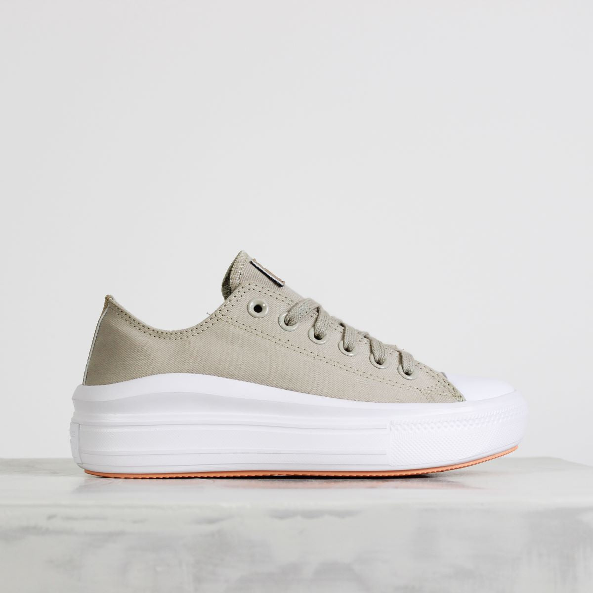 TENIS CHUCK TAYLOR ALL STAR MOVE BEGE