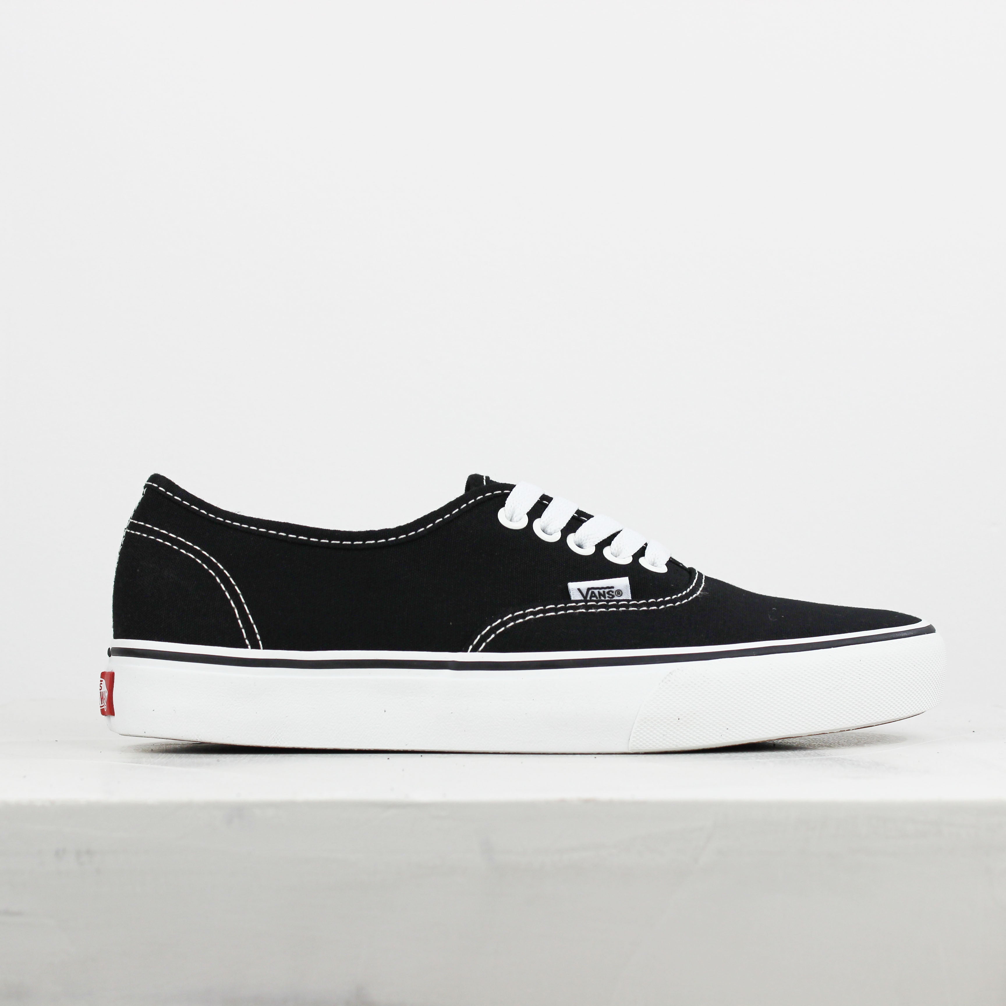 Tênis Vans Authentic Black White