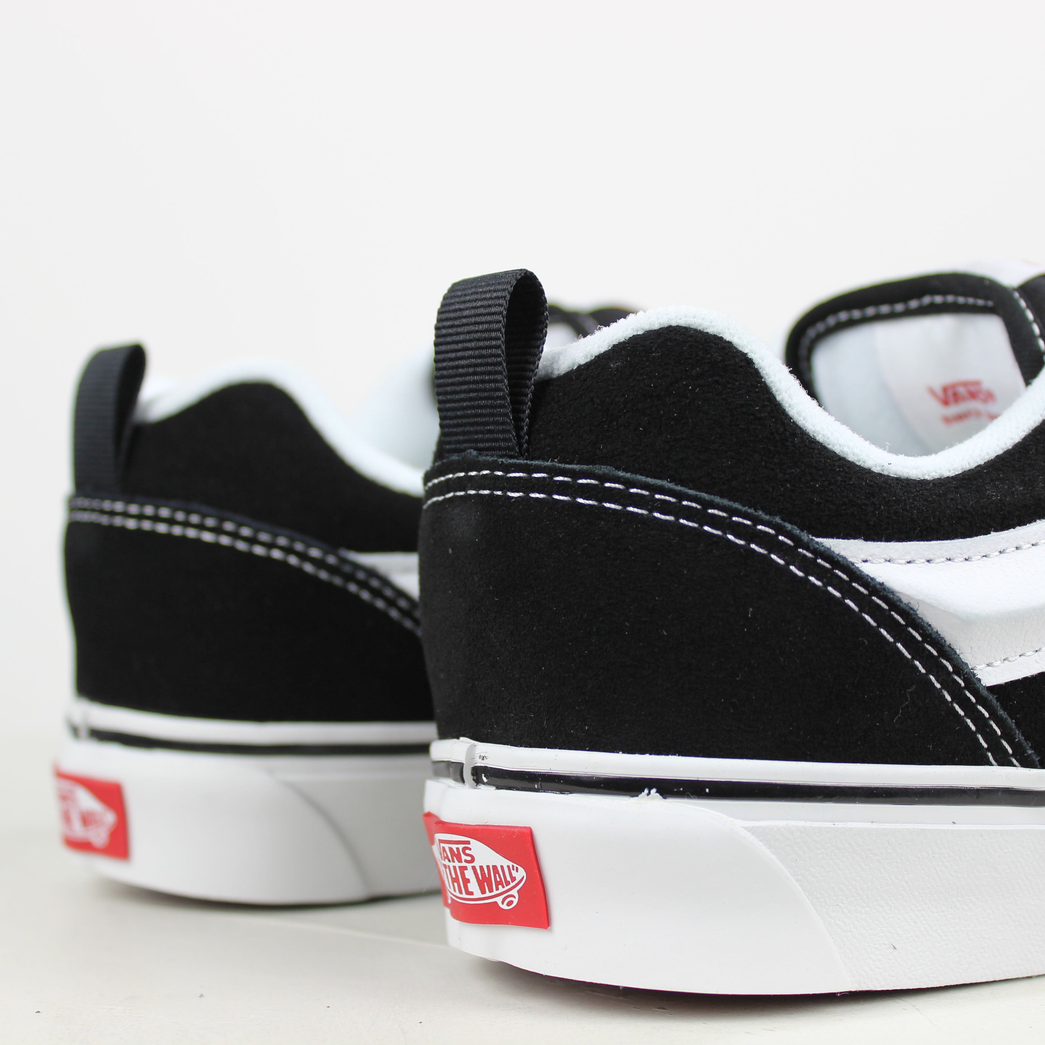 Tênis Vans Knu Skool Black True White