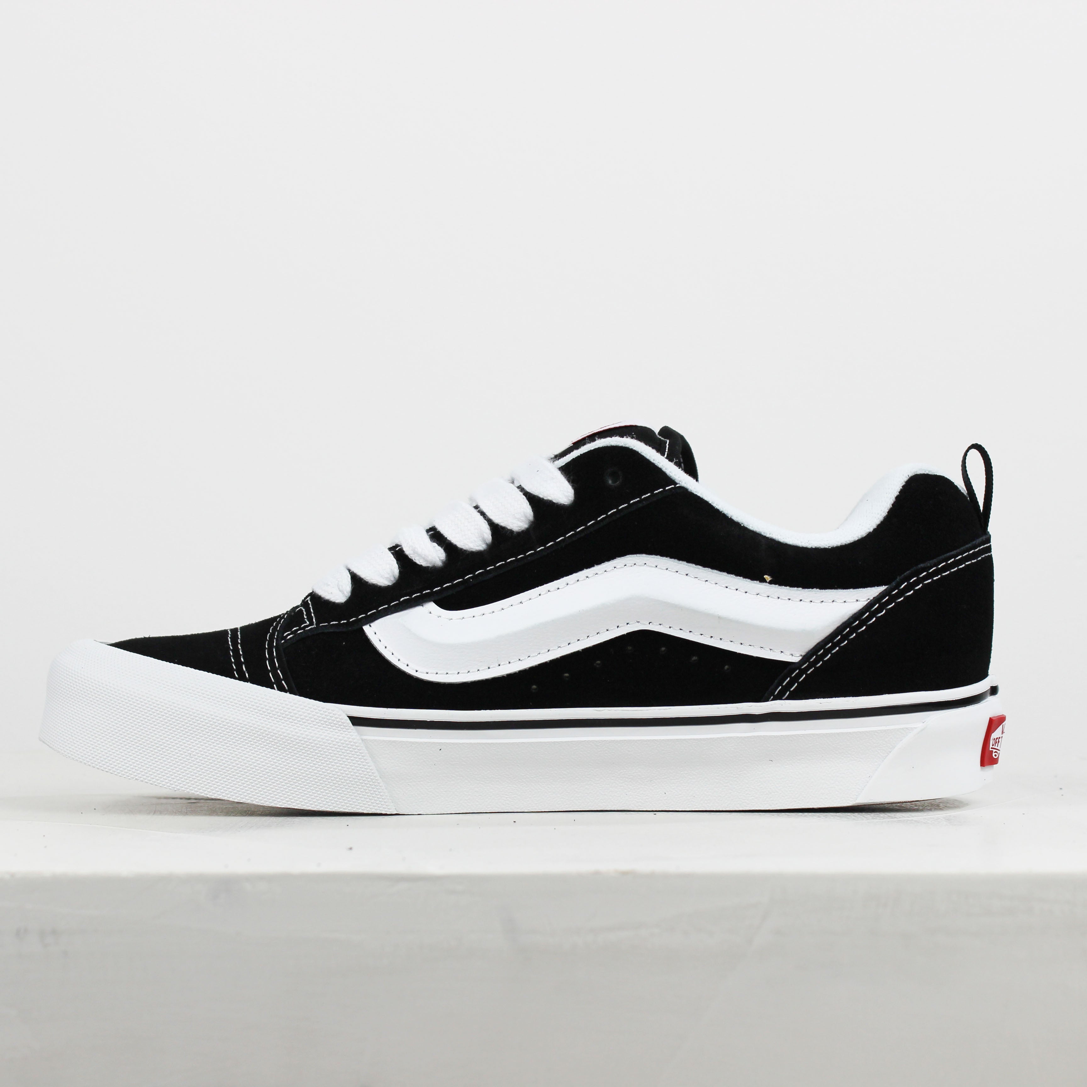 Tênis Vans Knu Skool Black True White