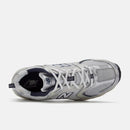TENIS NB 530 MASCULINO PRATA E AZUL MARINHO