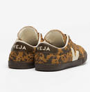 Tênis Veja Panenka Suede Camel Wild Country