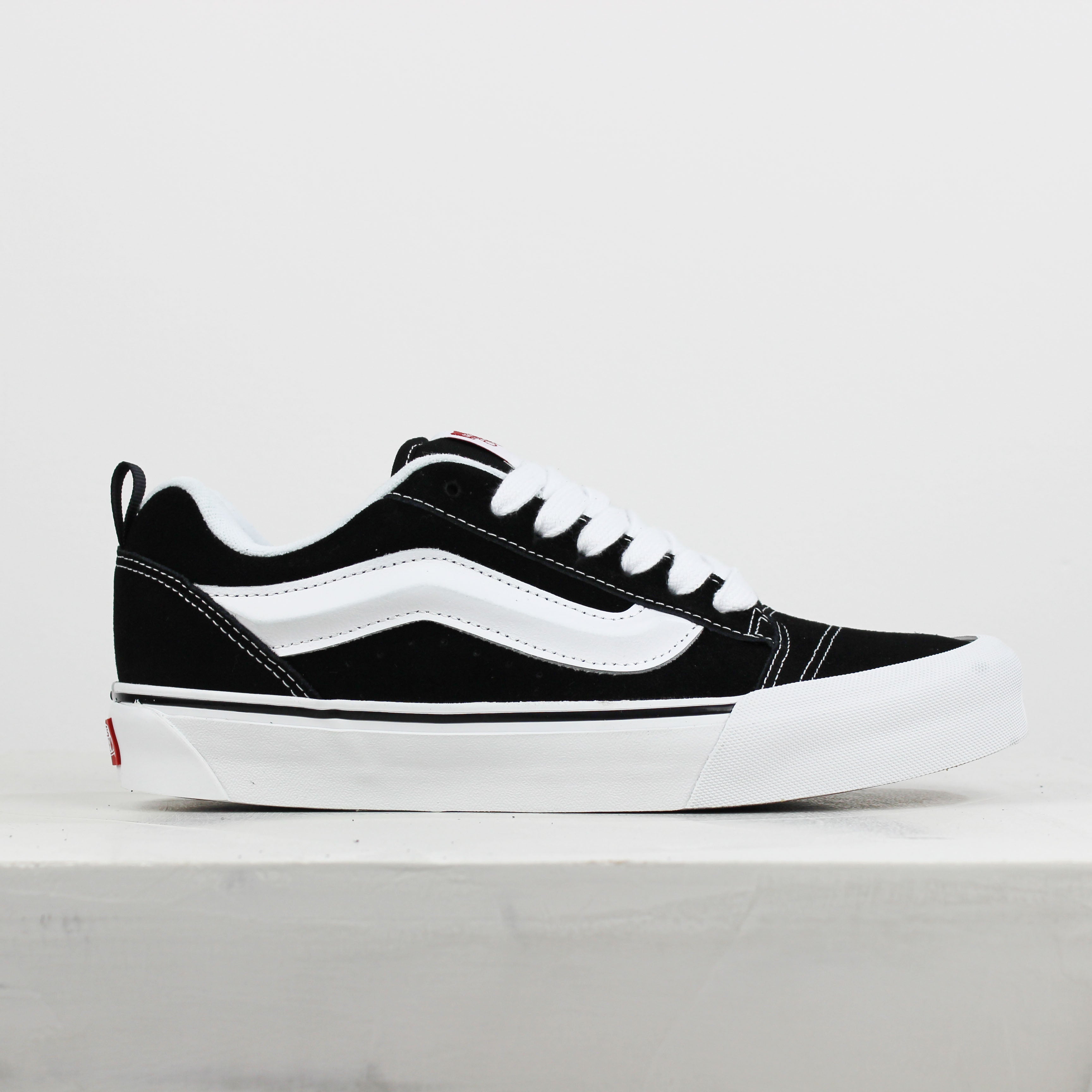 Tênis Vans Knu Skool Black True White