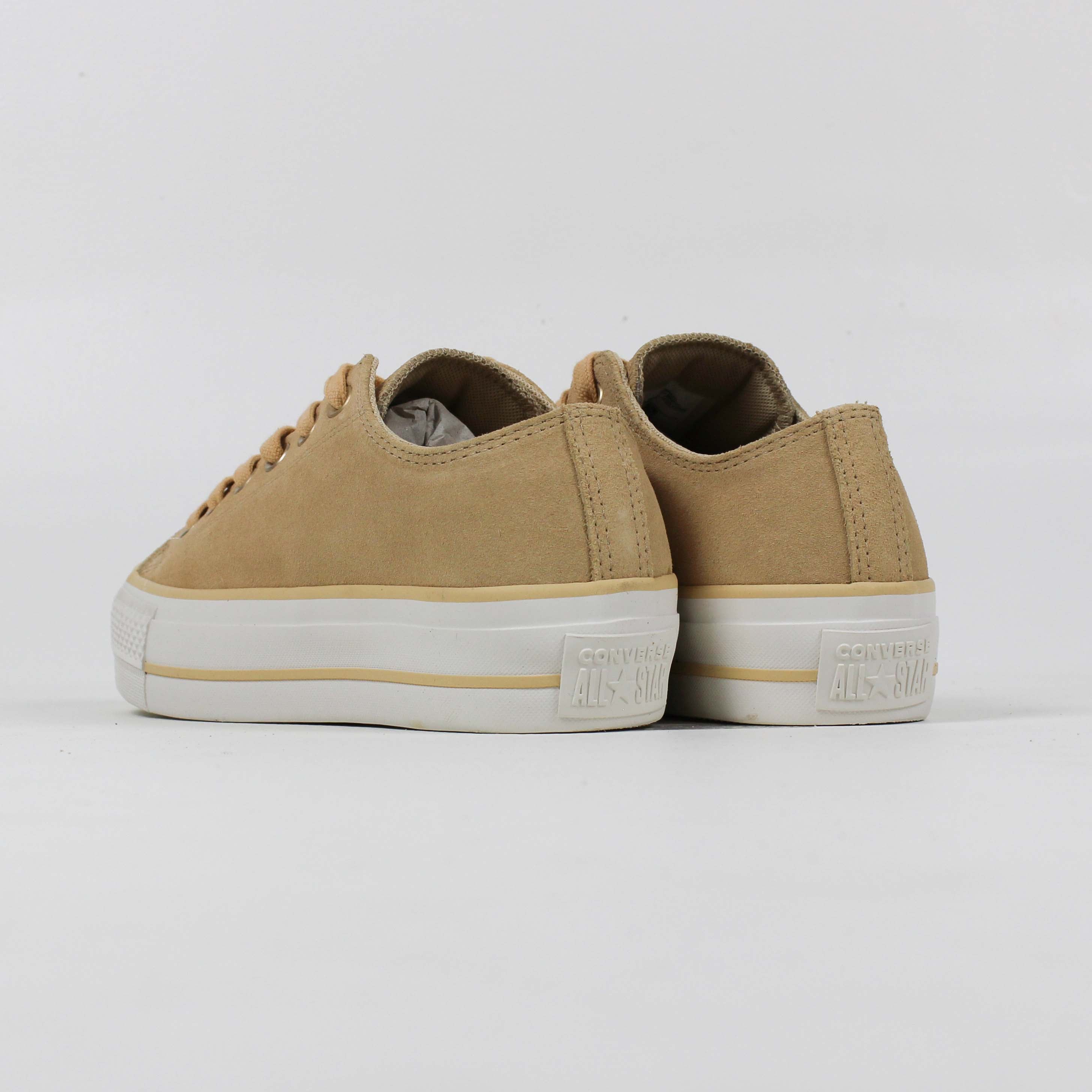 Tênis Converse Chuck Taylor All Star Lift Suede Areia