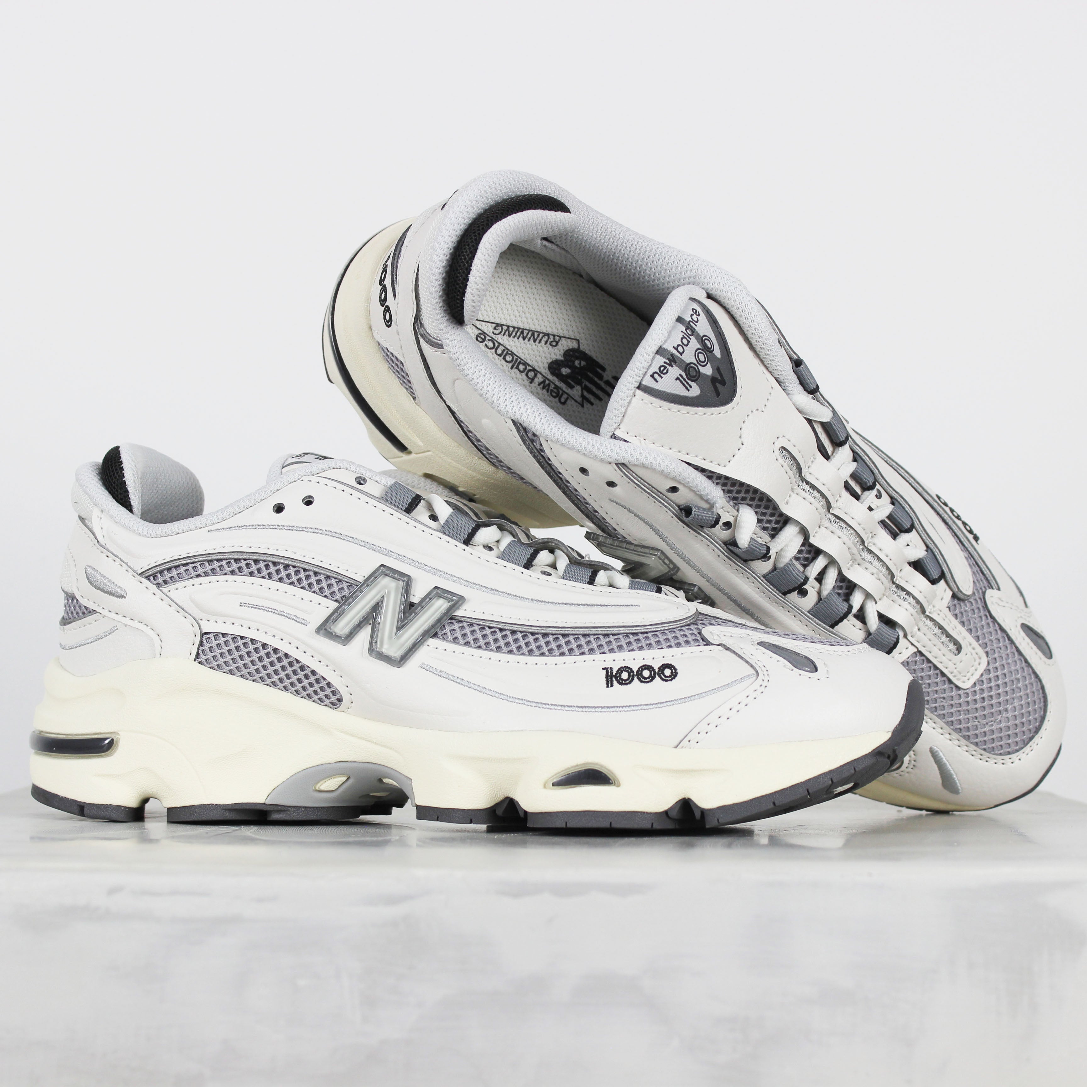 Tênis New Balance M1000 Unisex Bege Cinza Claro