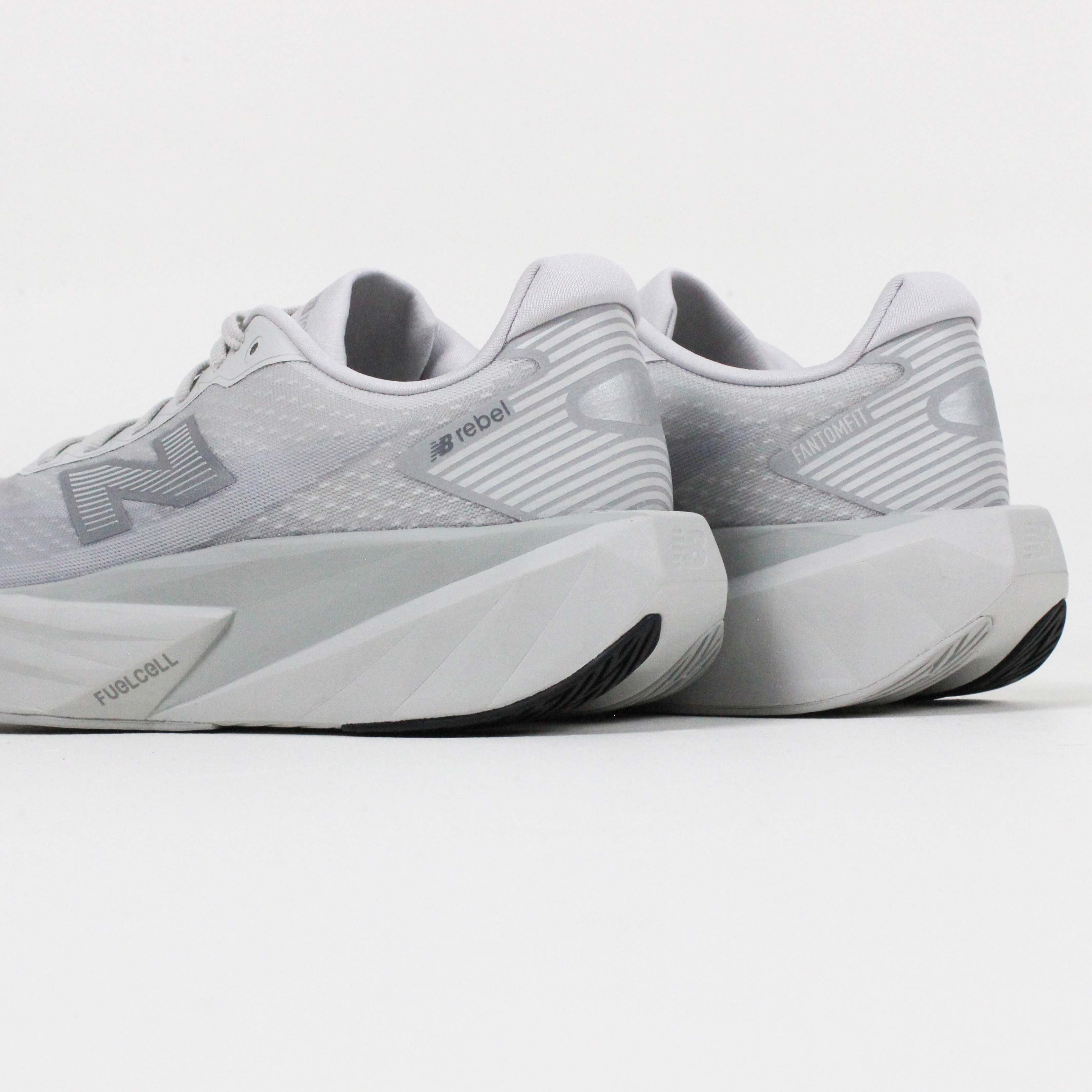 Tênis Feminino New Balance FuelCell Rebel v4 Cinza Claro Prata