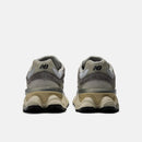 Tênis New Balance 9060 Cinza