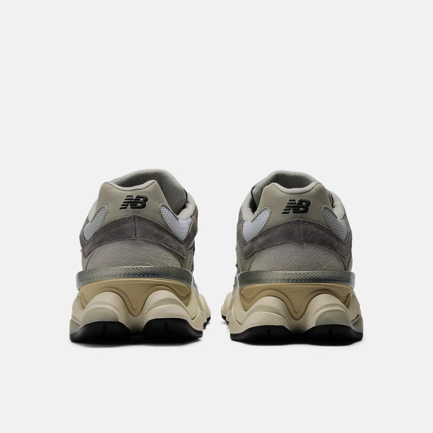 Tênis New Balance 9060 Cinza