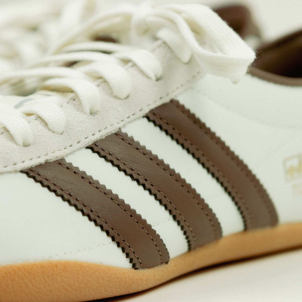 Tênis Adidas Tokyo Off White Earth Strata
