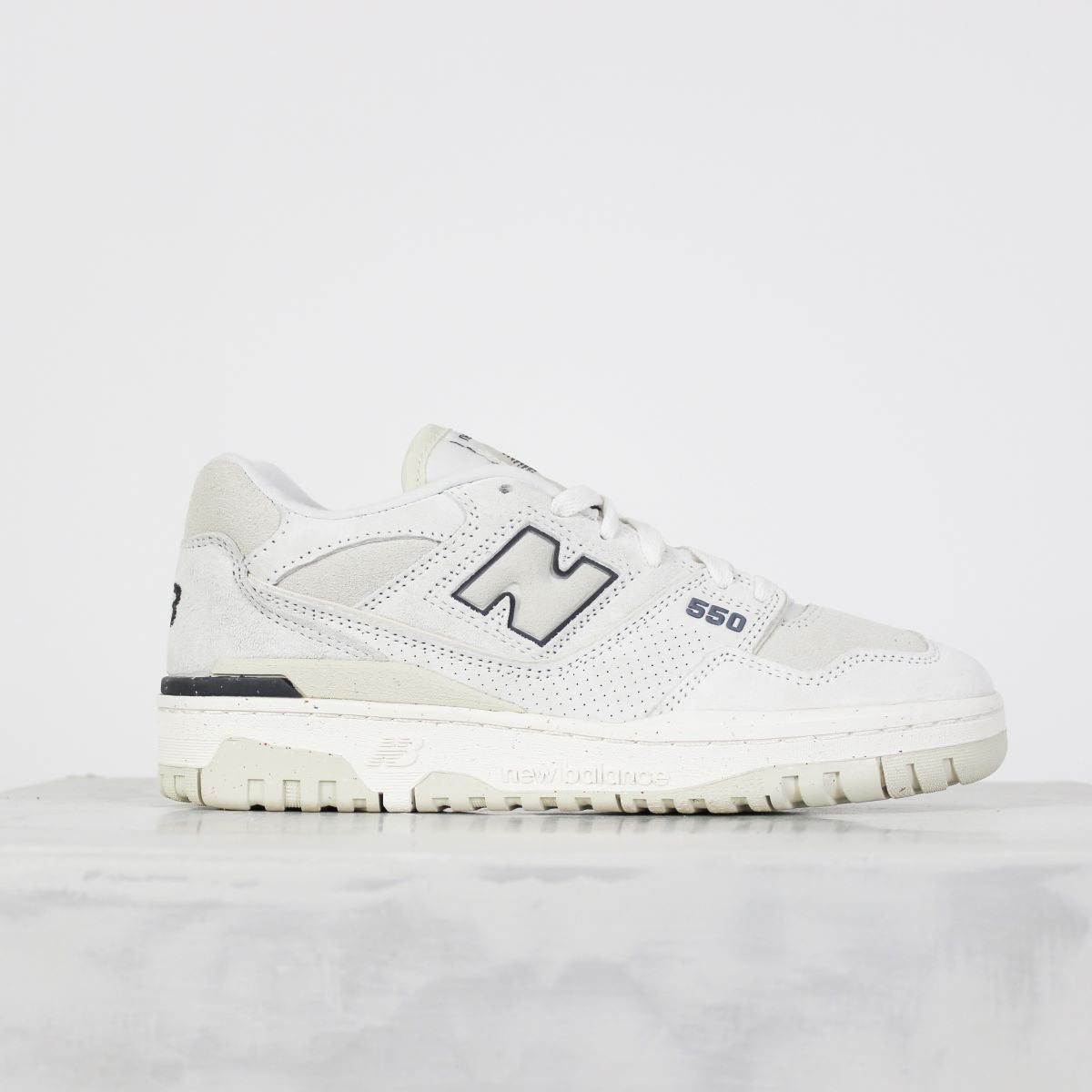 Tênis New Balance 550 Sea Salt Dark Arctic Grey