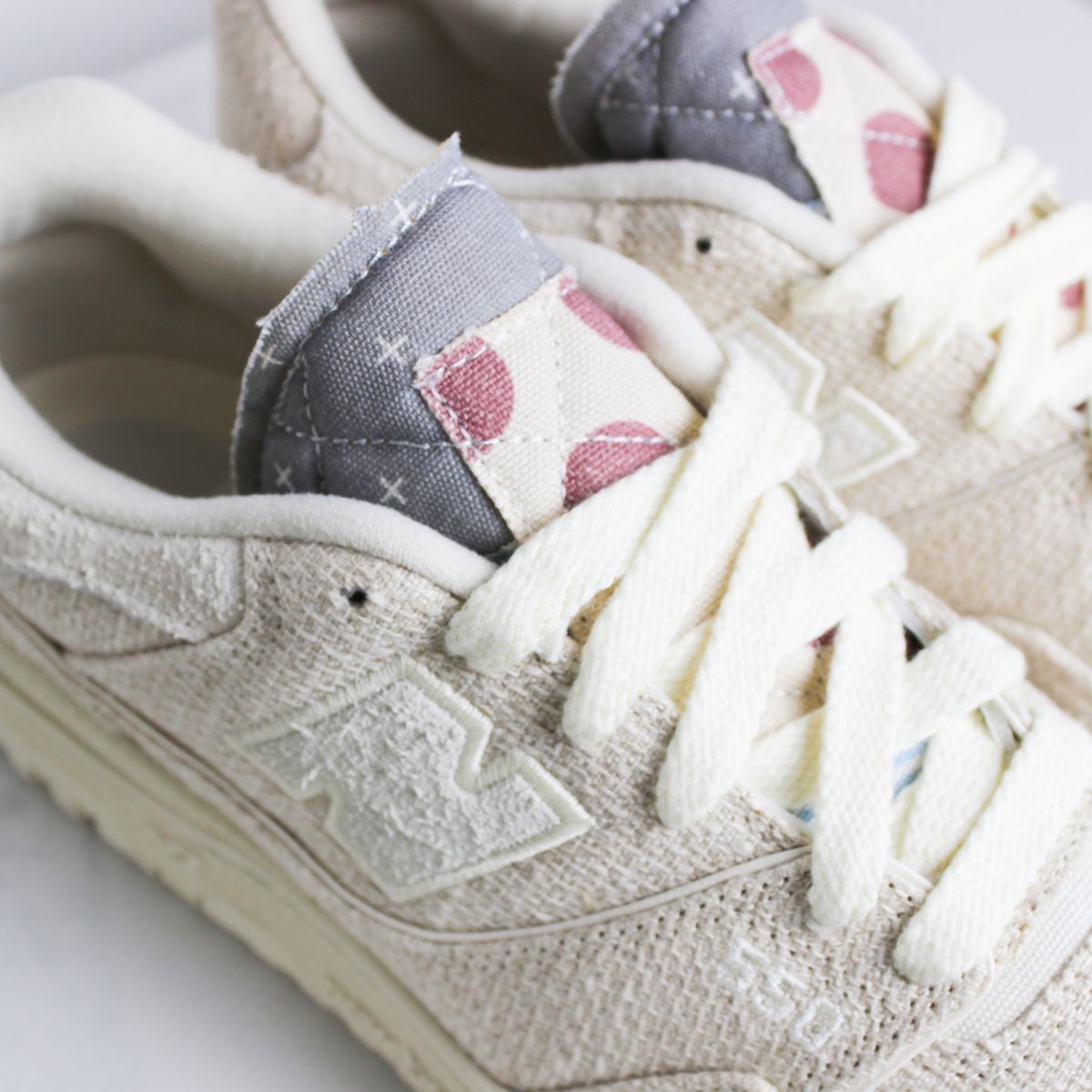 Tênis New Balance 550 Linen