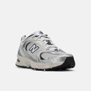 TENIS NB 530 MASCULINO PRATA E AZUL MARINHO