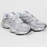 Tênis New Balance 9060 Cinza Metalic Gold