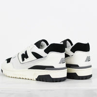 Tênis New Balance 550 Bege Claro Preto
