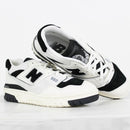 Tênis New Balance 550 Bege Claro Preto