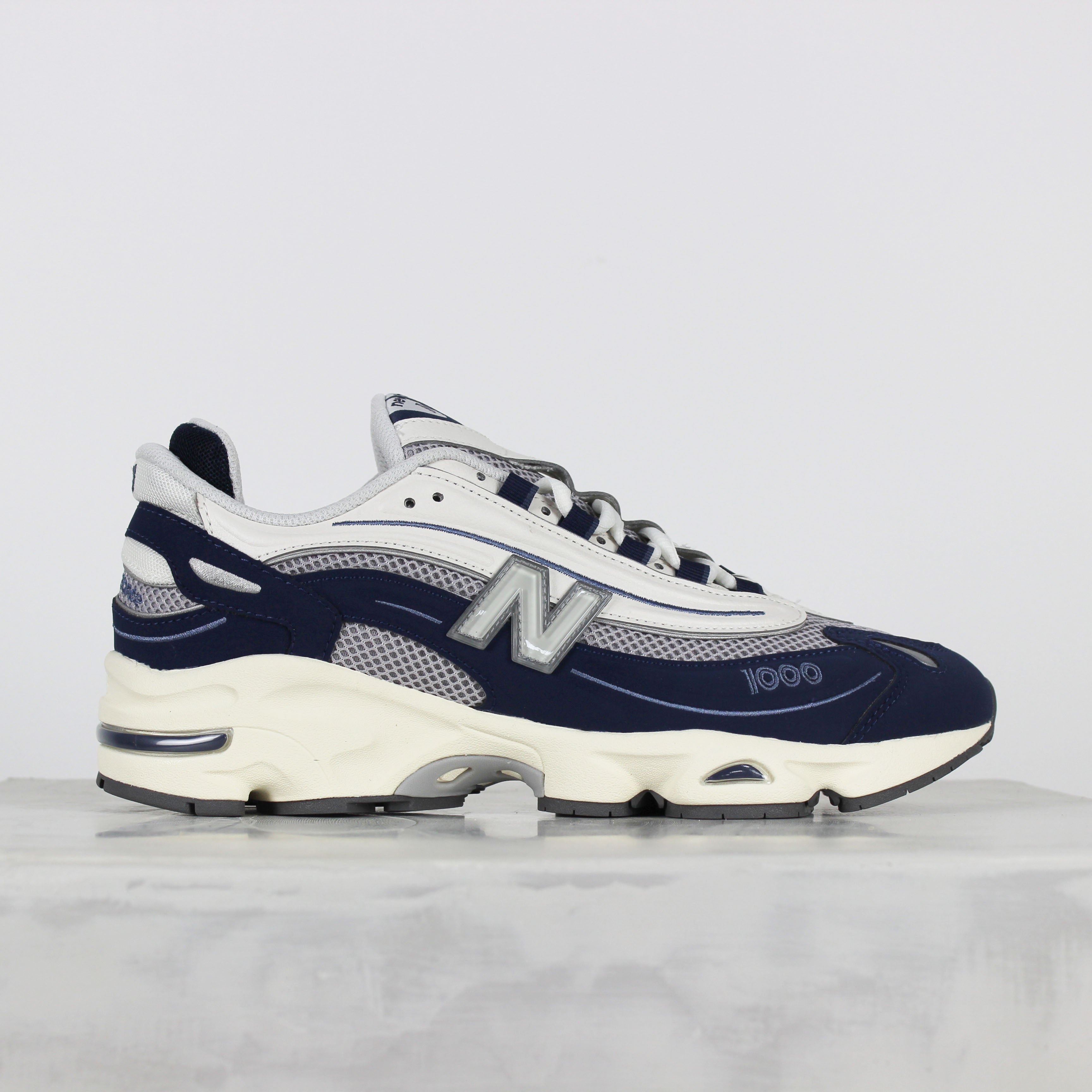 Tênis New Balance M1000 Bege Claro Marinho
