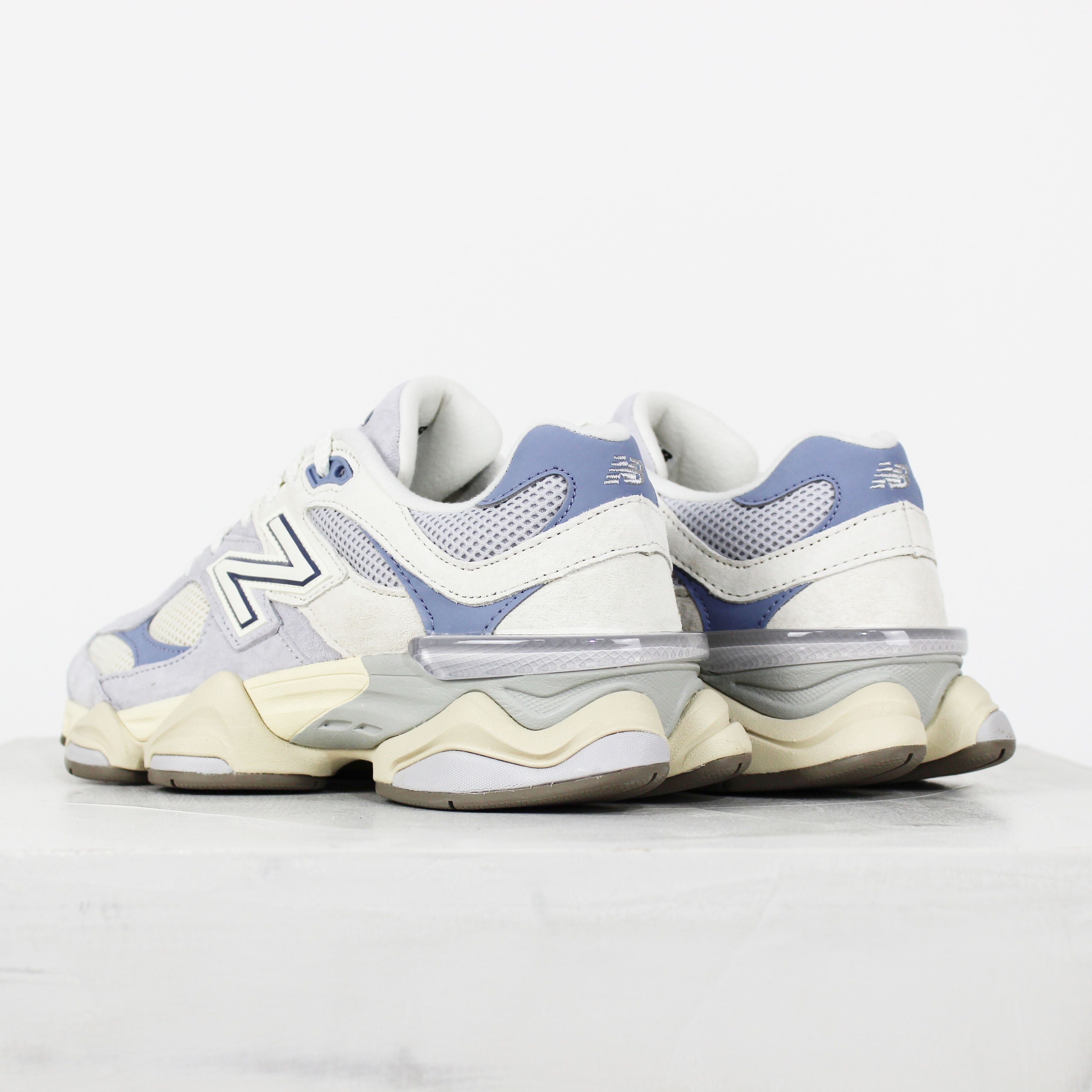 Tênis New Balance 9060 Unissex Pérola Bege