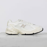 Tênis New Balance 725 Bege Claro Melão