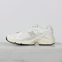 Tênis New Balance 725 Bege Claro Melão