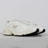 Tênis New Balance 725 Bege Claro Melão