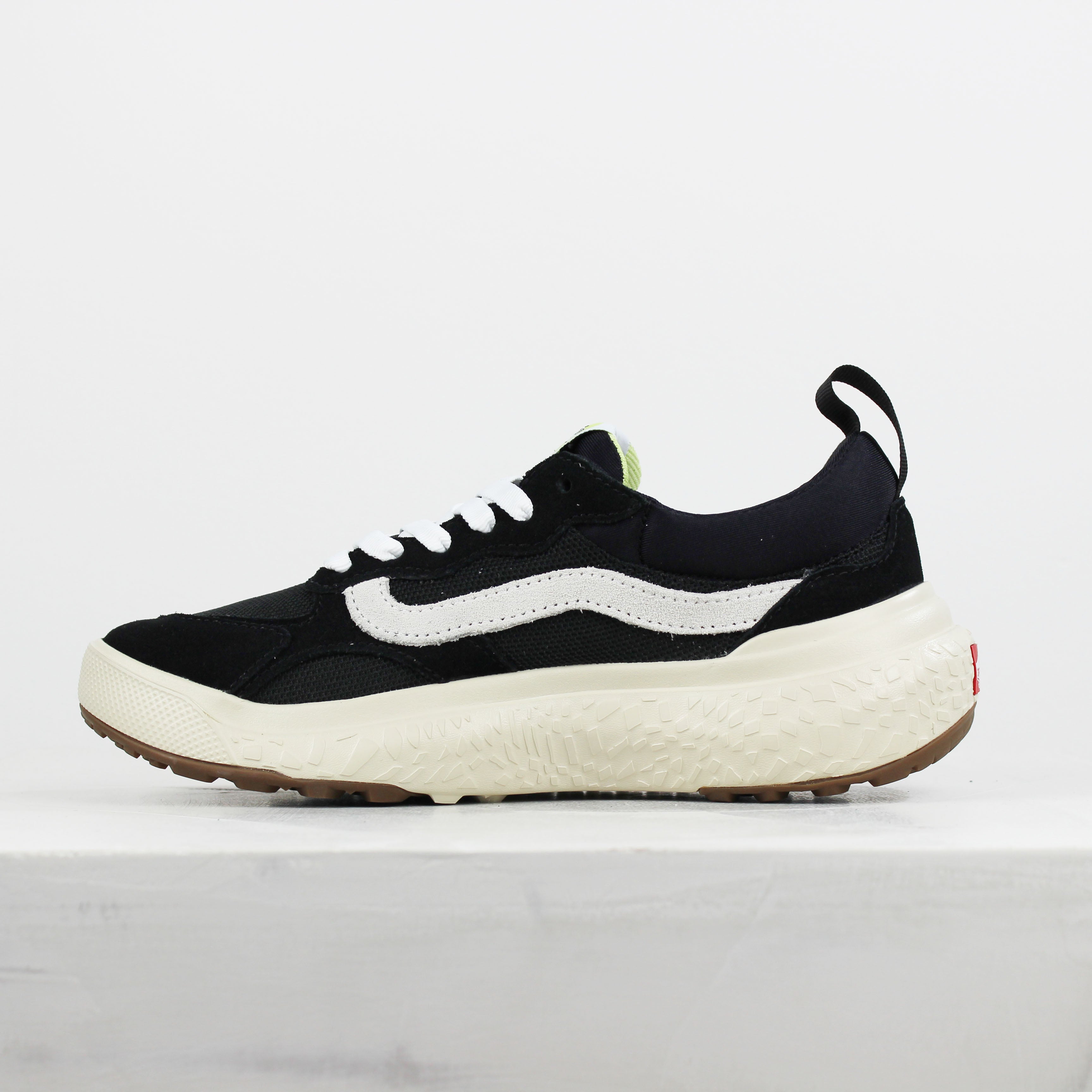 Tênis Vans Ultrarange Neo VR3 Black White