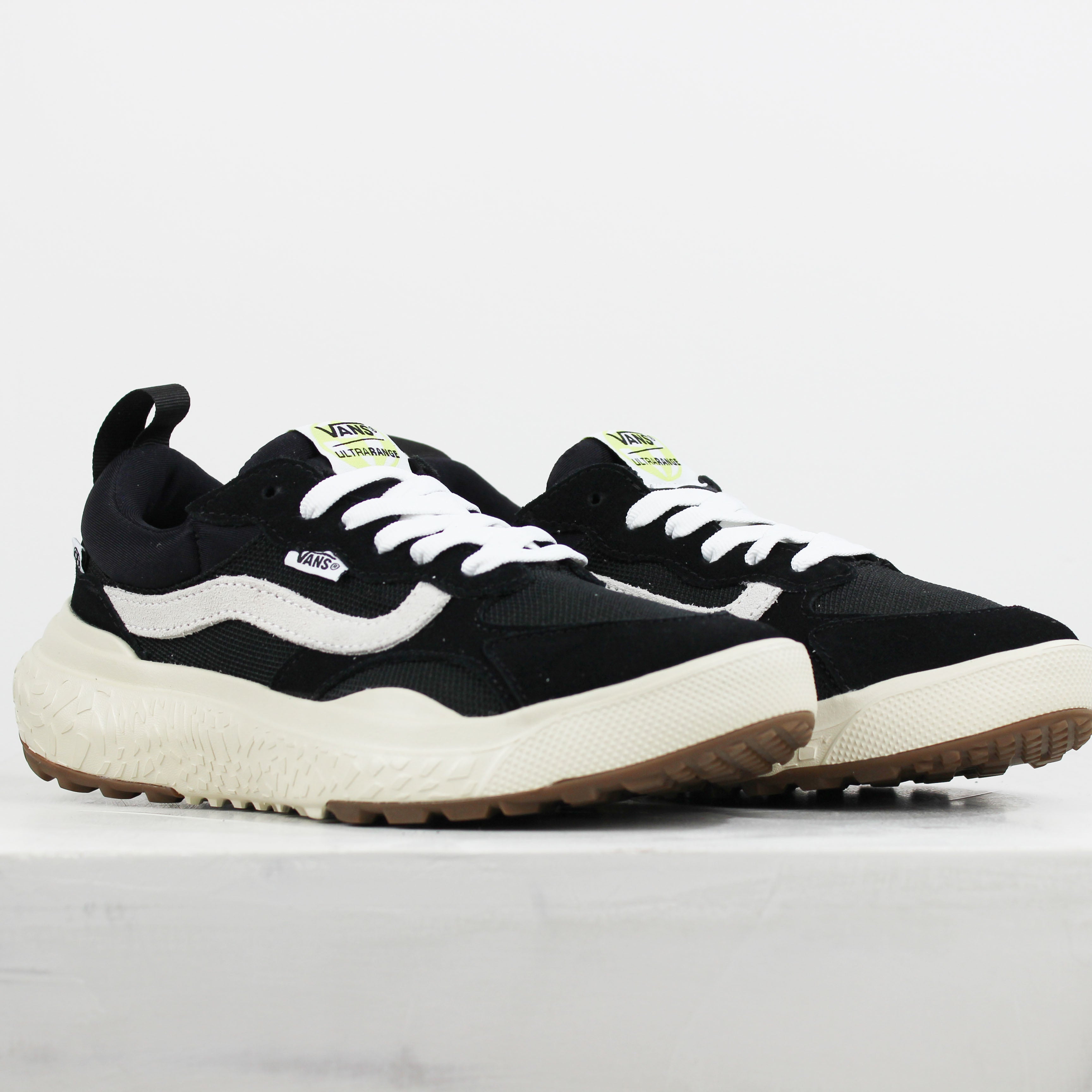Tênis Vans Ultrarange Neo VR3 Black White
