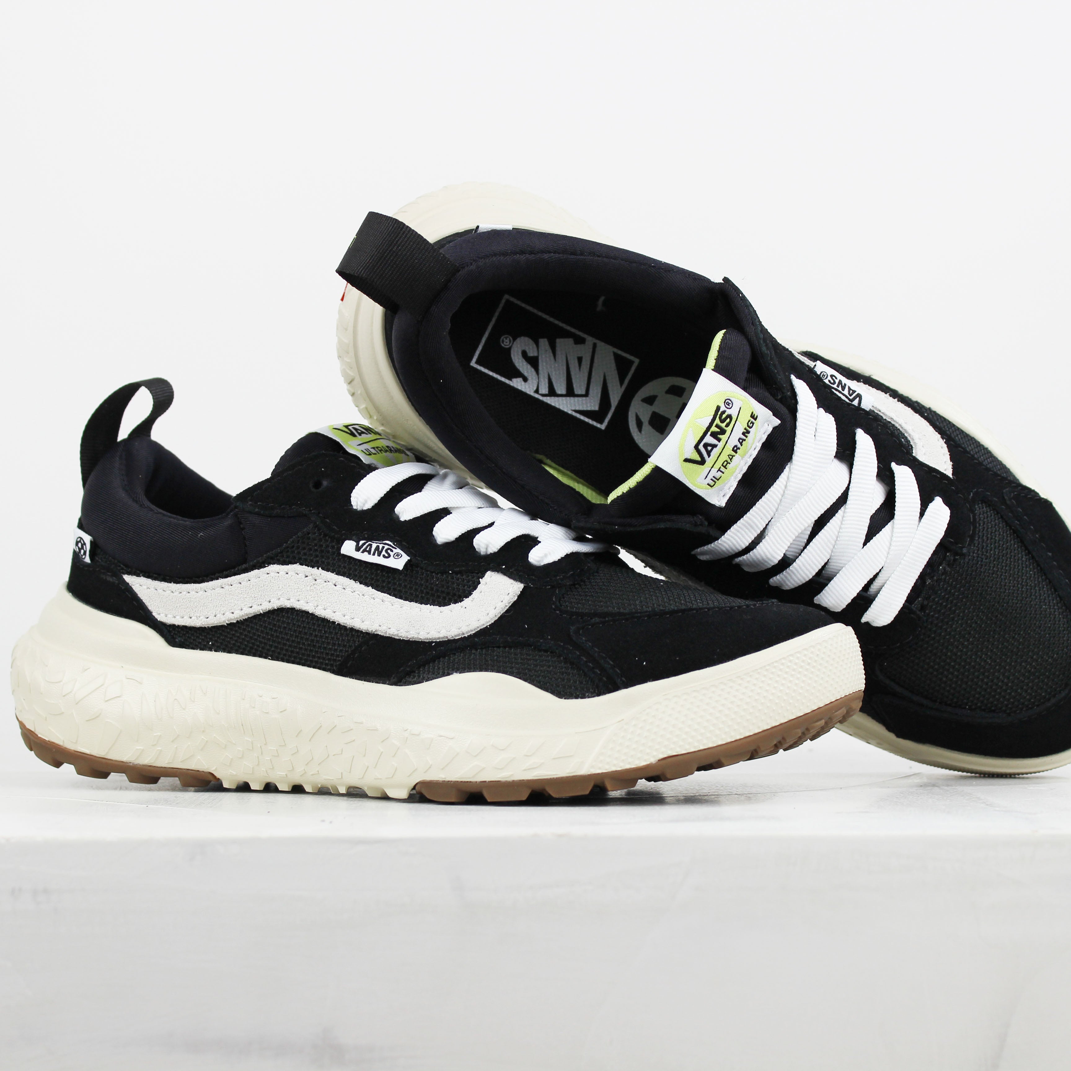 Tênis Vans Ultrarange Neo VR3 Black White