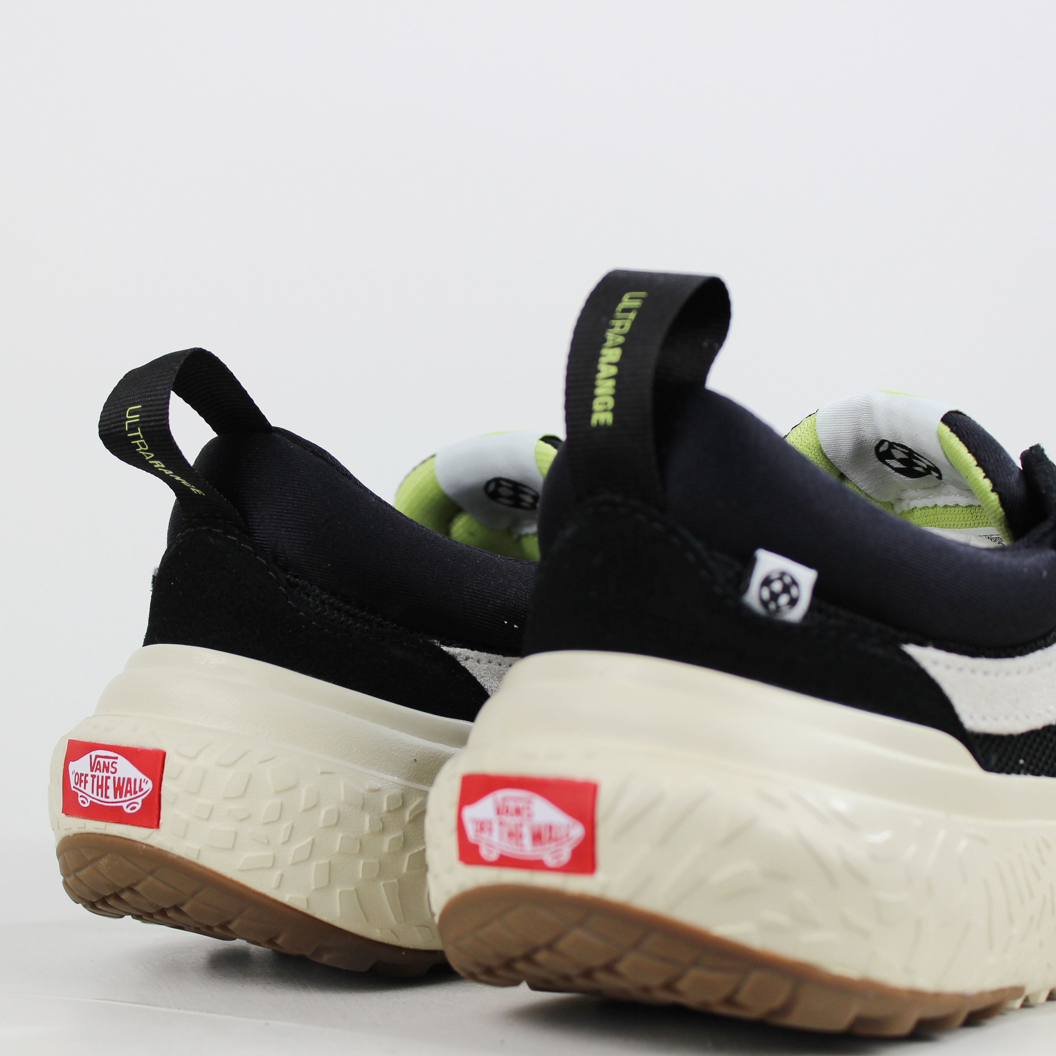 Tênis Vans Ultrarange Neo VR3 Black White