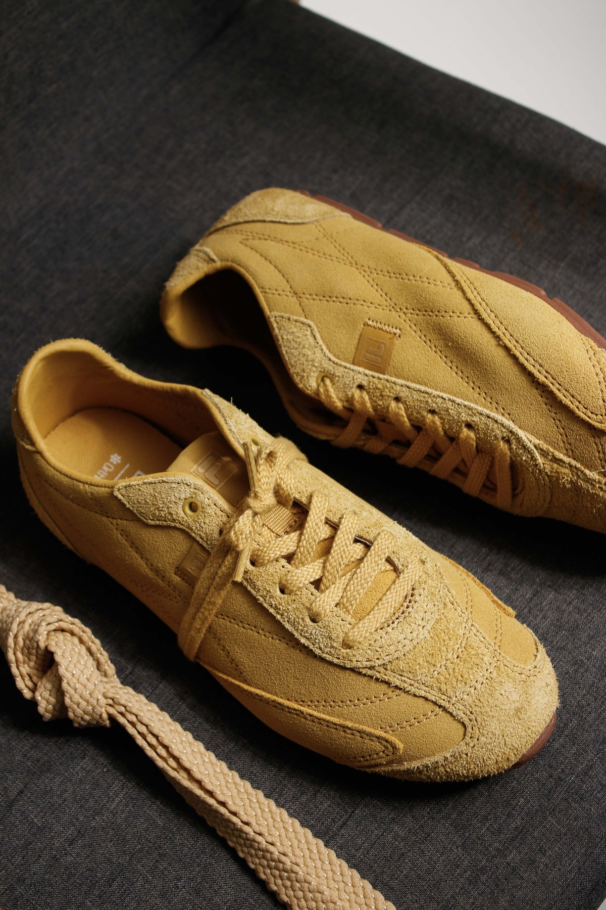 Tenis Fila Ritmo Sleek Lx Feminino Amarelo Mostarda