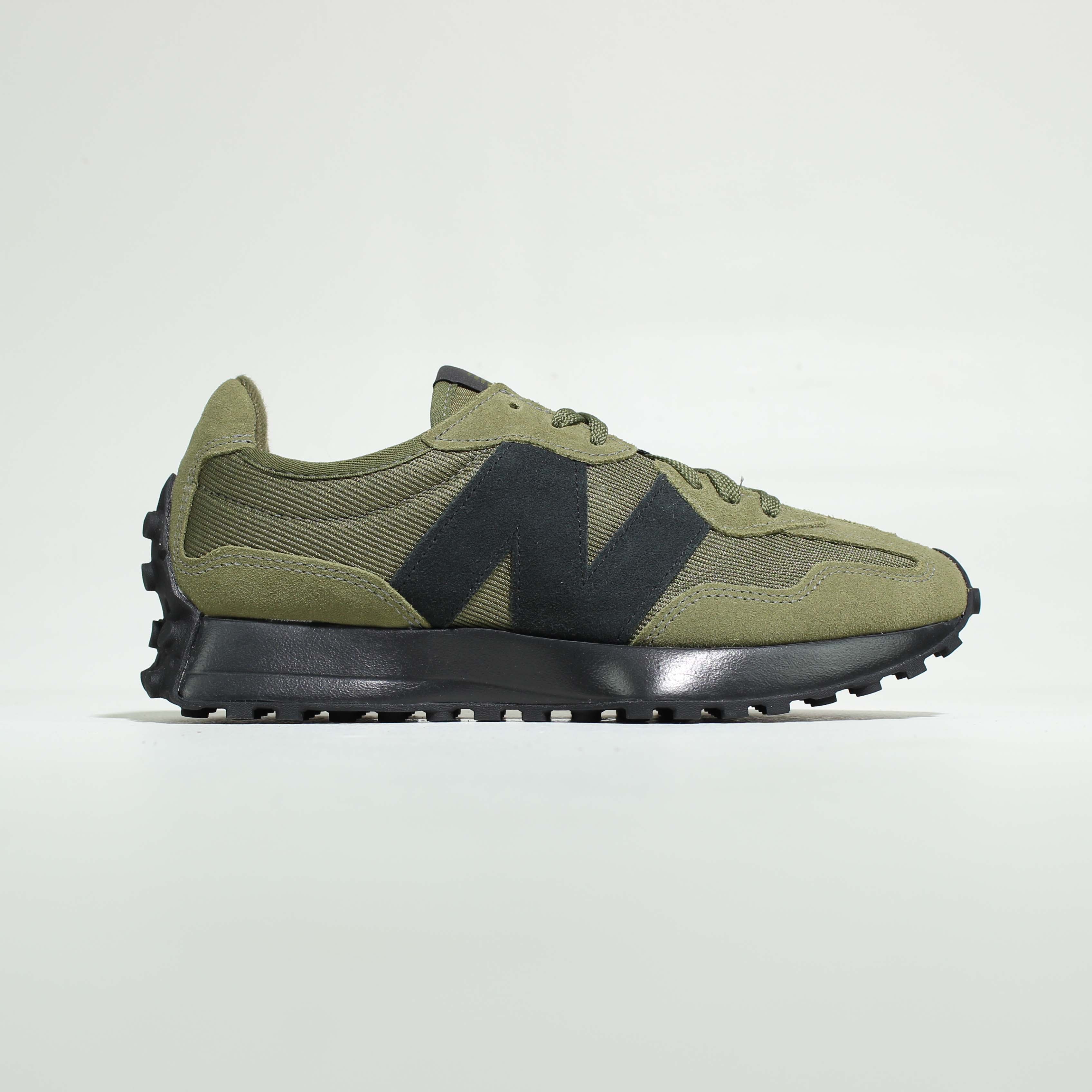 Tênis New Balance 327v1 Verde Oliva Preto