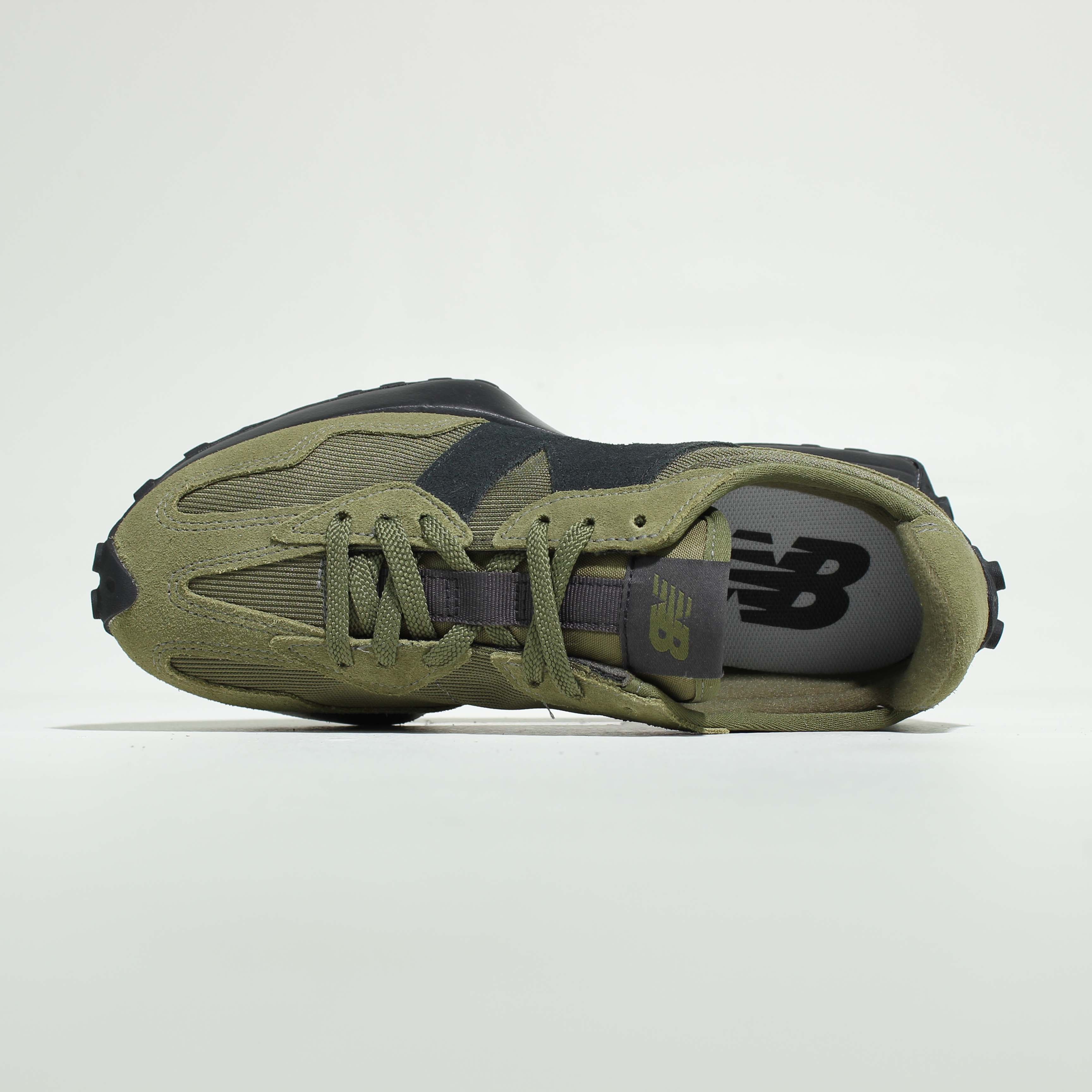 Tênis New Balance 327v1 Verde Oliva Preto