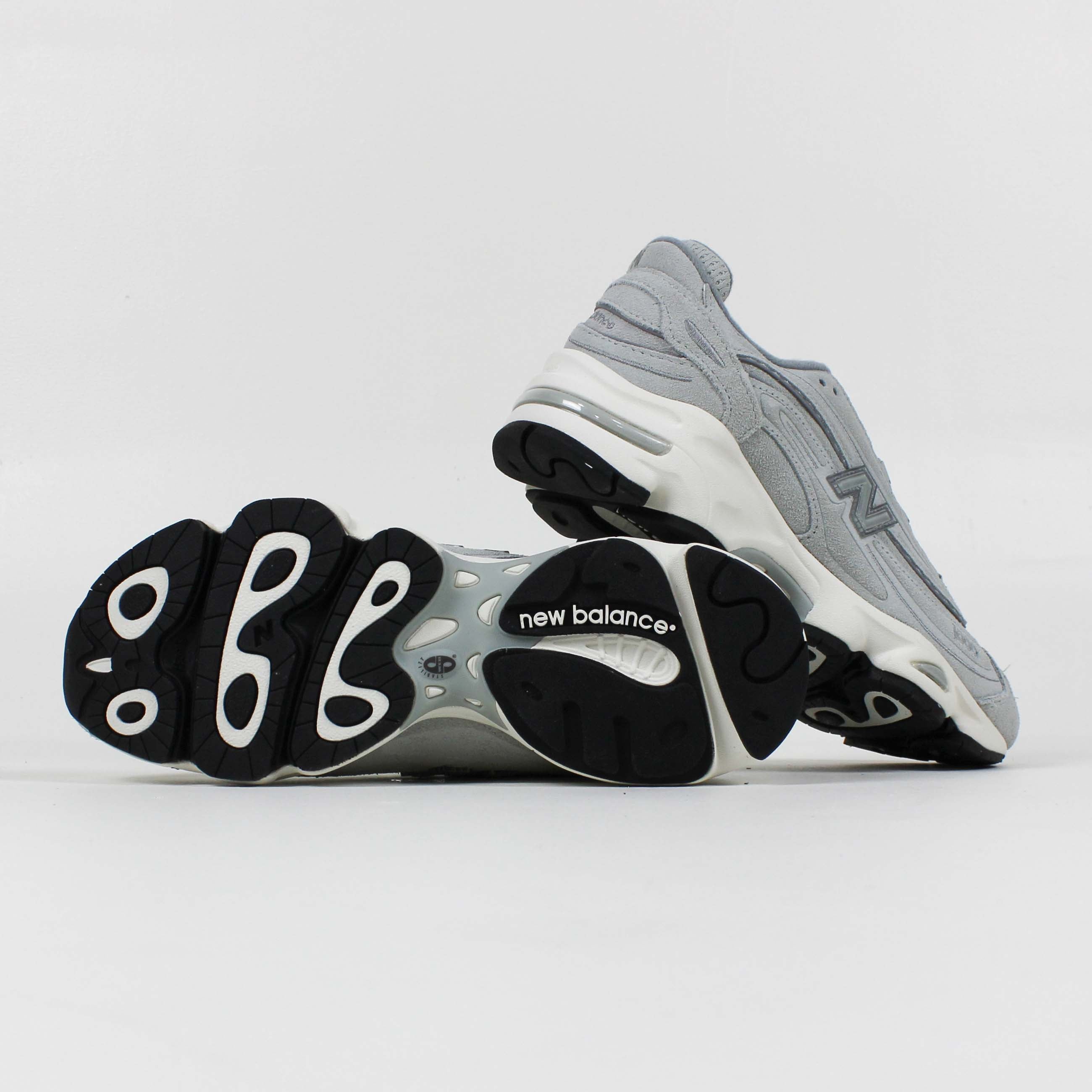 Tênis New Balance 1000 Verde Acinzentado