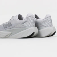 Tênis Masculino New Balance FuelCell Rebel v4 Cinza Prata