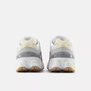 Tênis New Balance 9060 Infantil Cinza Branco Off