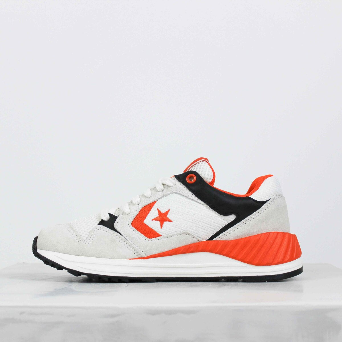 Tênis Converse Wave Trainer Vintage White Orange Black