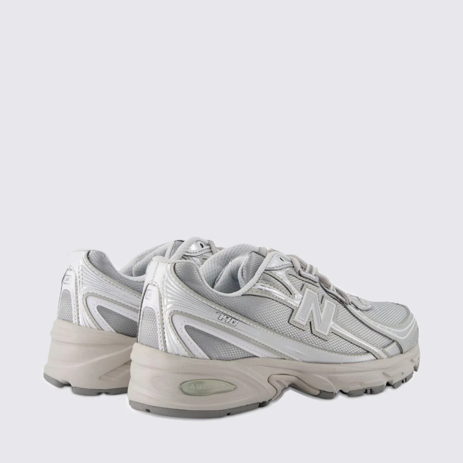 Tênis New Balance 740 Prata